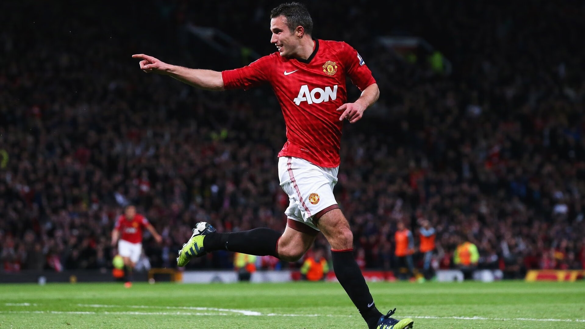 “基层青训持续发力，持续推动足球基础普及”，青年足球训练